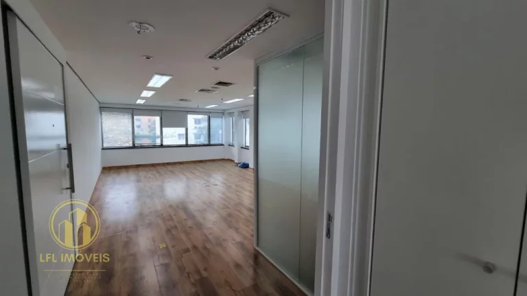 Espaço Comercial Premium no Coração do Itaim Bibi com 3 vagas de estacionamento.