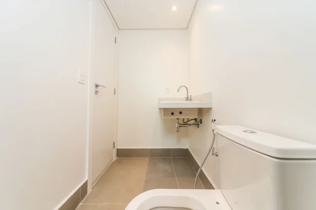 Imagem Apartamento 93M² Reformado, 3Q, 1 Suíte, 2 Banheiros, 2 Vagas, Varanda, Piscina, Academia, Churrasqueira, Playground, Salão de Festas e Jogos, Quadra.