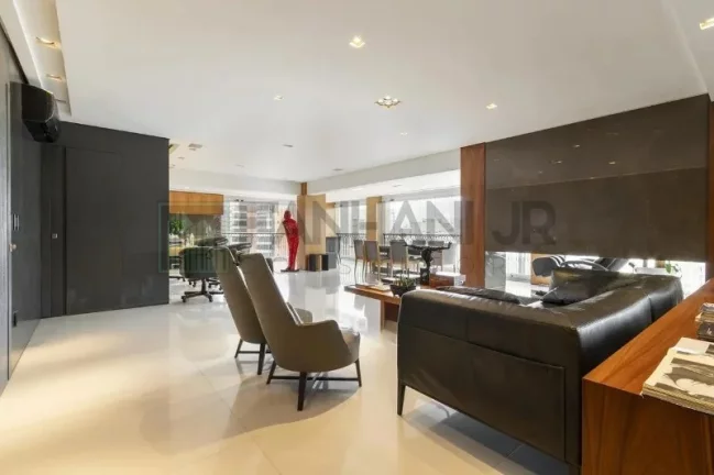 Imagem Apartamento de Alto Padrão na Vila Nova Conceição com 2 Suítes, 5 Salas e 5 Vagas de Garagem - São Paulo-SP
