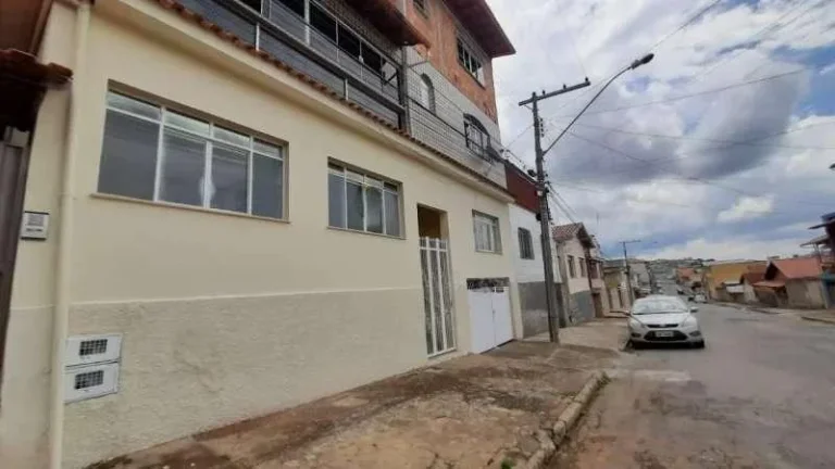 Imagem Casa para alugar em Barbacena, São Sebastião, com 3 quartos, 240m2