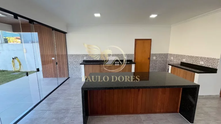 Imagem Belíssima Casa Recém Construída em Condomínio Fechado UBATUBA-SP