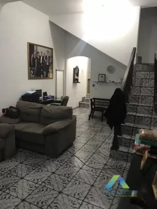 Imagem SANTO ANDRÉ Sobrado 225 metros, 4 dormitórios, EDICULA, 2 vagas, rua sem saída com tranquilidade e segurança ótimo valor e localização !!!