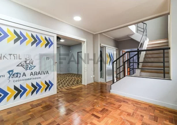 Imagem Casa Comercial para Locação em Jardim Paulista, São Paulo-SP: 8 Salas, 10 Vagas de Garagem, 450m² de Área!