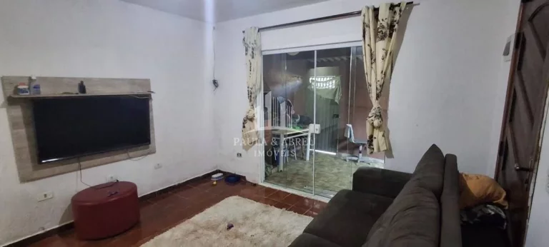 Imagem Casa 3 Dormitórios, 2 Banheiros, Lavanderia e 2 Vaga, muita escada, no Jardim Ipê, Mauá