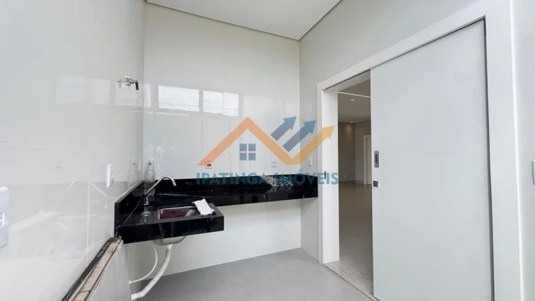 Imagem Casa de alto padrão em condomínio fechado Lagoa Silvana.
