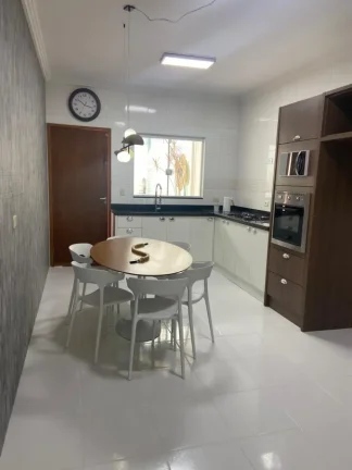 Imagem Casa para Venda em Santo André, Vila Pires, 3 dormitórios, 1 suíte, 2 banheiros, 2 vagas