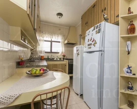 Imagem Apartamento amplo com living, sacada, lavabo, 3 quartos sendo 2 suítes, wc social, cozinha, área d