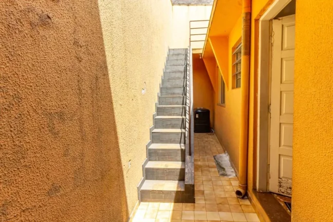 Imagem Casa com 3 Dormitórios à Venda na Vila Diva