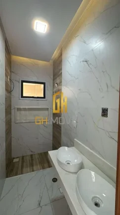 Imagem CA1848

Casa de alto padrão com 3 suíte na Vila Alzira 

A casa possui:

- 3 suítes plenas, sendo...