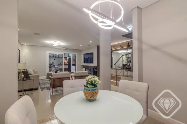 Imagem Casa com 4 dormitórios, 2 suítes, terraço e espaço gourmet no Tristeza

Casa em condomínio fech...