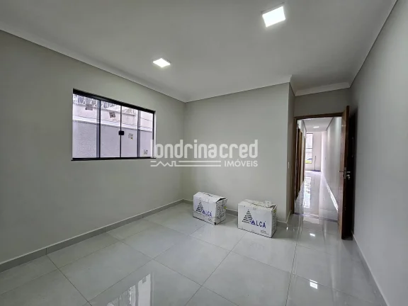 Imagem Casa à venda 3 Quartos sendo 1 Suite, 2 Vagas de garagem, churrasqueira integrada, 81 M² de construção, 125M² terreno, Coliseu, Londrina - PR