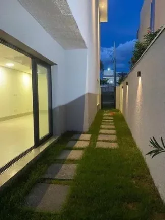 Imagem Casa em Condomínio para Venda em Cuiabá / MT no bairro Jardim Imperial