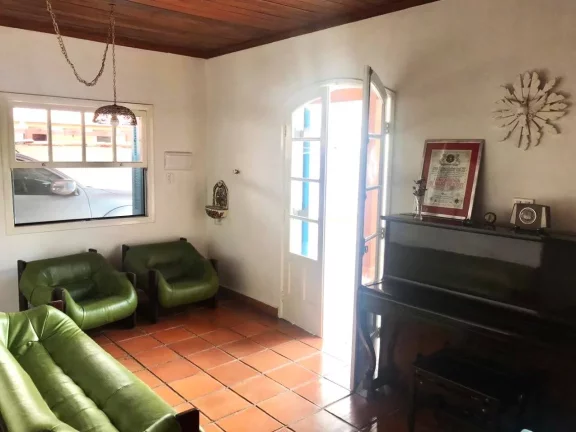 Imagem Linda casa às venda ou locação no centro de Iguape/SP