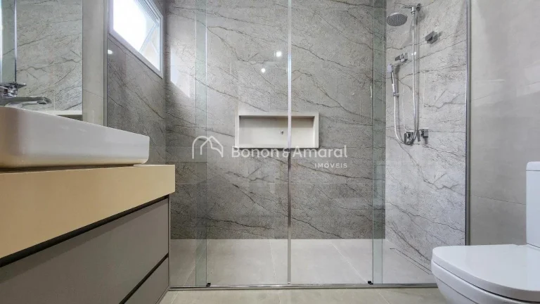Imagem Casa de condominio a venda em Campinas no Aborais..

Linda e imponente residência, recém construí...