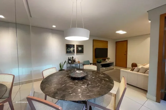 Imagem Localizado no vibrante bairro da Savassi, este apartamento oferece uma experiência de vida urbana s...