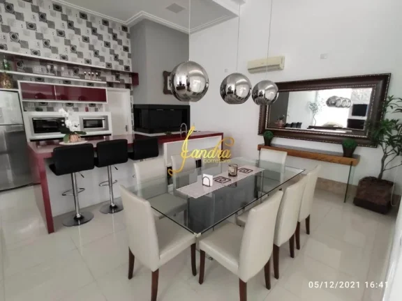 Imagem Excelente Casa no Condomínio Capão Ilhas! Estilo Contemporânea, mobiliada e decorada, composta por 03 suítes