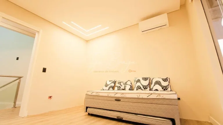 Imagem Casa à venda no bairro Butiatuvinha em Curitiba/PR