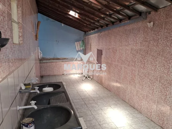 Imagem Ótima Oportunidade! Sobrado + 2 Casas para Moradia