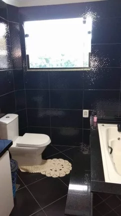 Imagem CASA COM 5 QUARTOS, MUITO PROXIMO AO CENTRO DE NOVA FRIBURGO