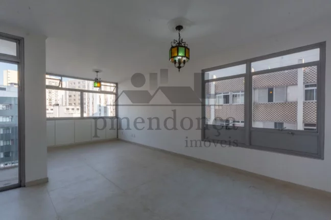 Imagem Higienópolis, Apartamento com 3 dormitórios (1 suíte) e 2vagas, 230m² ao lado Metrô