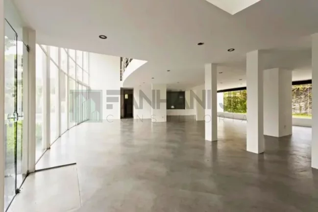 Imagem Imperdível: Casa Comercial à Venda em São Paulo-SP, Jardim Europa - 4 Salas, 4 Banheiros, 10 Vagas, 830m²!