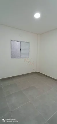 Imagem Casa sobreposta baixa NOVA a venda com 2 dormitórios, garagem, quintal.