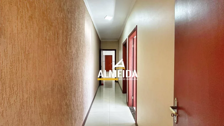 Imagem Casa com 3 dormitórios para alugar, 450 m² por R$ 3.825,00/mês - Vila Saibreiro - Rio Claro/SP