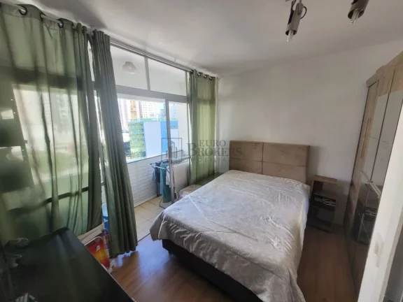 Imagem Apartamento para reforma com 3 dormitórios à venda em Balneário Camboriú.