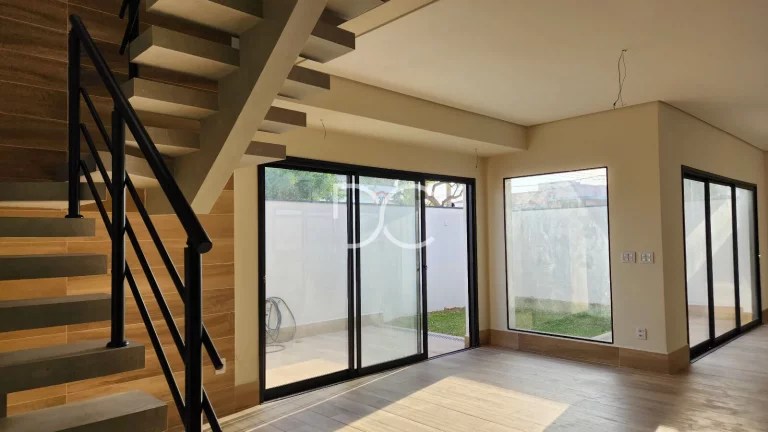 Imagem Condomínio Terras de São Francisco - Venda Sobrado AC 168 m² | AT 194,62 m² | 3 Dorm | 1 Suíte | 3 Ban | 2 Vagas