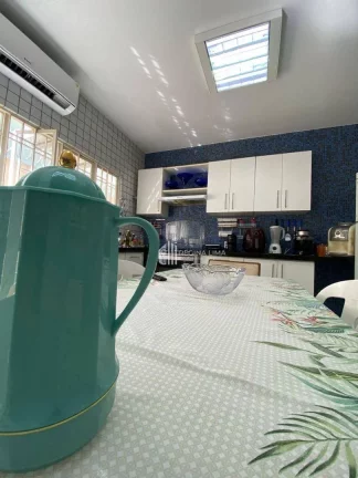 Imagem Casa à venda com 4 dormitórios (três suítes) R$ 1.600.000 - BOM PARA CLINICAS . Jóquei - Teresina/PI