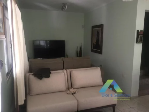 Imagem Ótimo Sobrado com 3 dormitórios, 5 vagas de garagem com amplo espaço em bairro tranquilo com ótima localização.