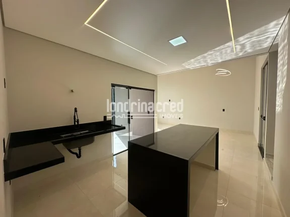 Imagem Excelente casa na Zona Sul de Londrina com 3 dormitórios, suíte, porcelanato, área gourmet com churrasqueira e duas vagas de garagem