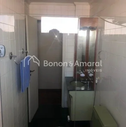 Imagem Localizado em uma das regiões mais valorizadas de Campinas, este triplex no Cambuí oferece o equil...