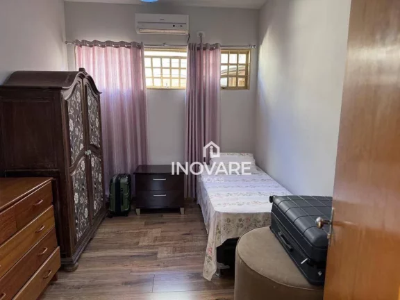 Imagem Casa com 3 dormitórios à venda, 186 m² por R$ 650.000,00 - Jardim Morumbi - Itumbiara/GO