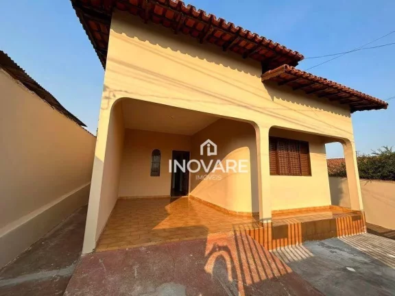 Imagem Casa com 3 dormitórios à venda, 160 m² por R$ 350.000,00 - Setor Social - Itumbiara/GO