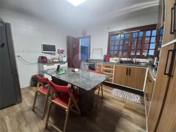 Imagem Casa à venda com 5 quartos, sendo 3 suítes, em Butantã, São Paulo - SP