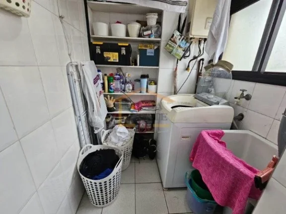 Imagem Apartamento com 2 dormitórios, sendo 1 suite, sala para dois ambientes, varanda, cozinha americana ...