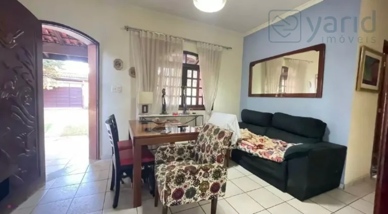 Imagem Casa à venda em Jundiaí-SP, Bairro Caxambu: 3 quartos, 1 suíte, 1 sala, 1 banheiro, 5 vagas de garagem, 200m² de área. Aproveite!