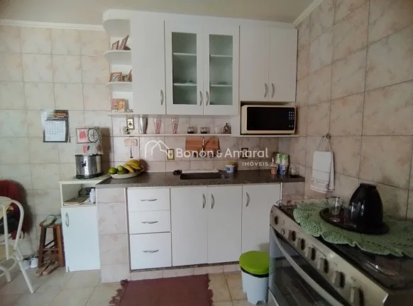 Imagem Oportunidade única: duas casas no mesmo terreno, com entradas independentes e uma localização pri...