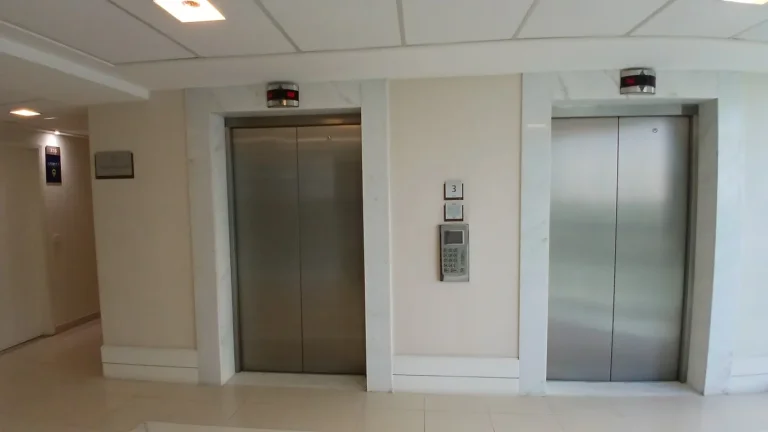 Imagem Sala Comercial para Locação em Rio de Janeiro, Barra da Tijuca, 1 banheiro, 1 vaga