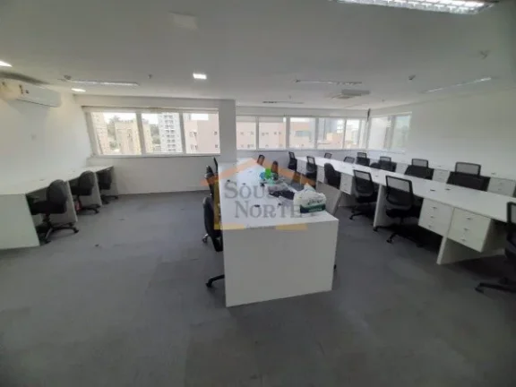 Imagem Sala comercial ocupando todo o 6º andar, composta por 3 salas unificadas de 51m² cada, totalizando...