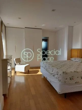 Imagem Apartamento impecável. São 170² de área privativa, 4 dormitórios ( 3 suítes) e 4 vagas na gara...