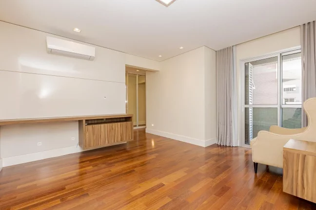 Imagem Apartamento 5 suítes no Água Verde