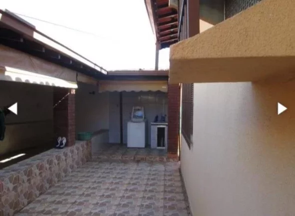 ALUGA-SE CASA COMERCIAL EM JUNDIAÍ - SP