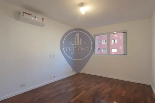 Imagem Apartamento para locação de alto padrão no Itaim Bibi, São Paulo-SP: 3 quartos, 1 suíte, 2 salas, 2 banheiros, 2 vagas, 240m².