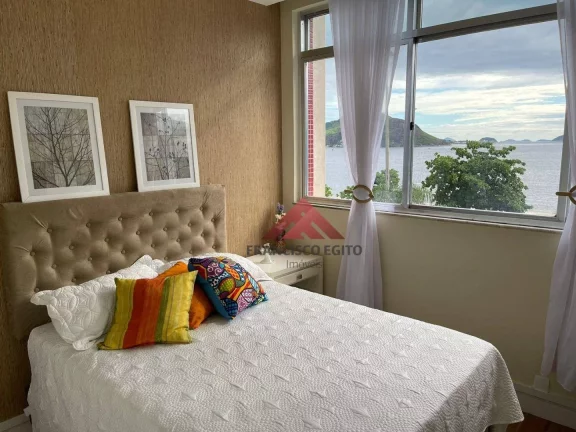 Imagem Praia de IcaraíVenha morar num charmoso apartamento com 3 quartos, sendo 1 suíte com armários embutidos, na Praia de Icaraí, ao lado da UFF (Reitoria)