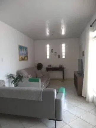 Imagem Casa à Venda em Canasvieiras – 4 Dormitórios 200 Metros da Praia