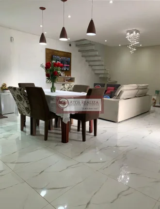 Imagem Vendo SUPER imóvel no Jardim casa grande. Lindo sobrado em uma Área total de 380m², com área útil 215m², esse imóvel conta com 3 Dormitórios, sendo 2 Suítes com Closet, sala de Tv, sala e cozinha conceito aberto, 2 vagas de garagem cobertas, muitos espaço