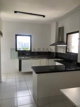 Imagem Apartamento para locação de alto padrão no Jardim Europa, São Paulo-SP: 4 quartos, 3 suítes, 3 salas, 5 banheiros, 3 vagas, 250m².