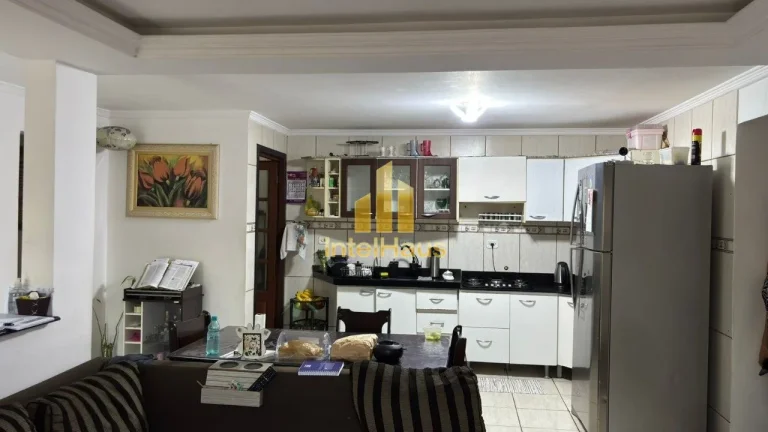 Imagem Excelente oportunidade para quem busca espaço ou potencial de renda com locação. Localizado na Ru...